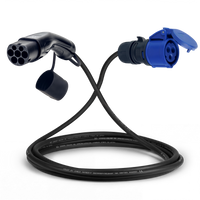 Adapterkabel type 2 (laadstationzijde) naar 16A 3-polige blauwe CEE contactdoos